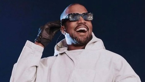 Albánsky premiér čelí kritike pre milióny na koncert Kanyeho Westa. Ľudia žiadajú jeho rezignáciu