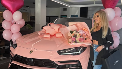 Nedávno dostala Dominika od priateľa Lamborghini, už ho aj nabúrala! Potom prišla jeho reakcia!