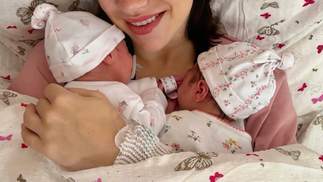 Dvojnásobná radosť! Sympatická speváčka porodila dvojičky, dala im krásne mená!