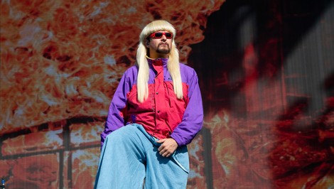 Pri zrážke helikoptér zahynulo šesť ľudí, medzi nimi aj populárny spevák Oliver Tree