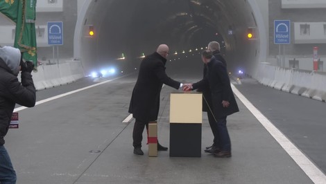 Motoristi sa dočkali: Tunel Višňové je po 27 rokoch konečne otvorený