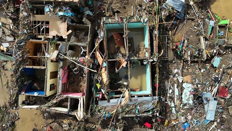 Tajfún Kalmaegi si vyžiadal najmenej 90 životov na Filipínach