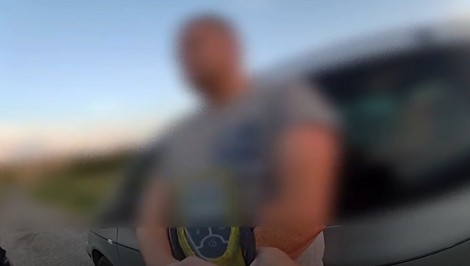 Vodič s dieťaťom v aute nafúkal viac ako dve promile. Skončil v rukách polície