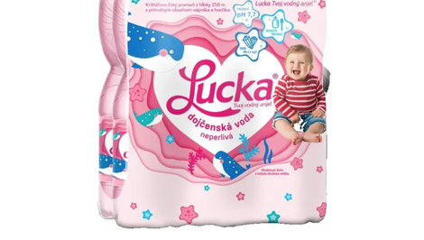 Z trhu sťahujú obľúbenú dojčenskú vodu. Našli v nej baktérie