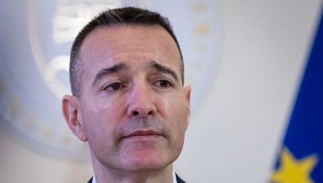 Odvolávanie Druckera sa nezačalo. Poslanci neboli schopní otvoriť schôdzu