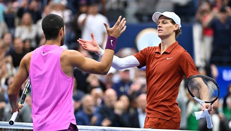 US Open bez SINNERA, návrat ALCARAZA