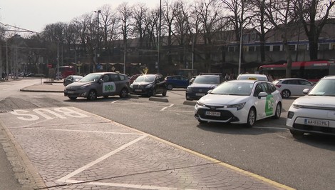 Problém s komunikáciou v taxíkoch? Česko chce povinnú skúšku z jazyka