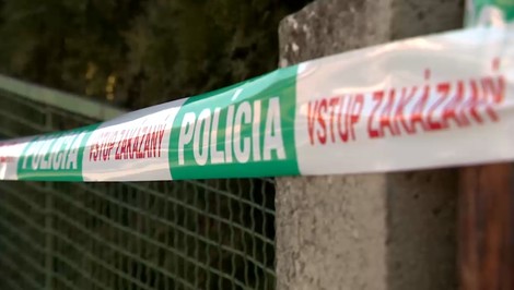 Policajt v Komárne napadol muža, ten skončil s vážnymi zraneniami v nemocnici