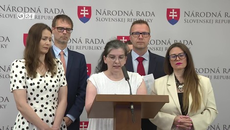 „Deti s autizmom zázračne vyzdravejú.“ Matka s chorou dcérou prišli o podporu štátu