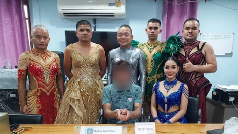 Policajti v prestrojení za "drag queens" prekazili drogový obchod počas festivalu