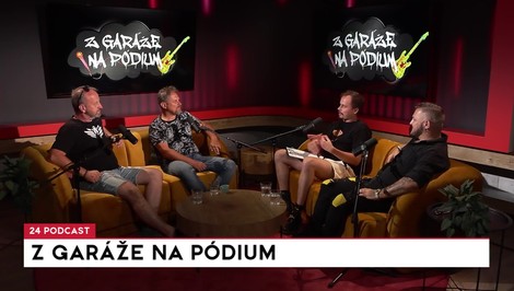 Z garáže na pódium: Aya