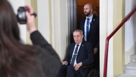 Exprezident Zeman je opäť v nemocnici. Podstúpi dôležité vyšetrenie