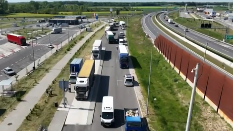 Na slovenských cestách prebieha veľká policajná akcia, vodičov sledujú aj drony