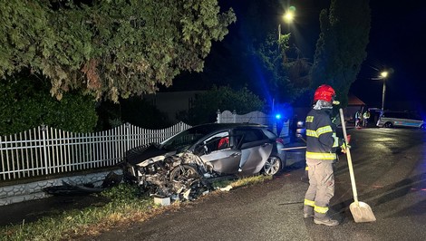 Nočná nehoda autobusu s autom: Vodič bol pod vplyvom alkoholu aj drog