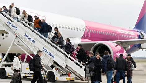 Ranný let z Košíc do Bratislavy meškal pre zrážku s vtákom tri a pol hodiny