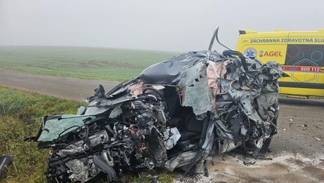 Čelná zrážka pri hraniciach s ČR si vyžiadala život vodiča osobného auta