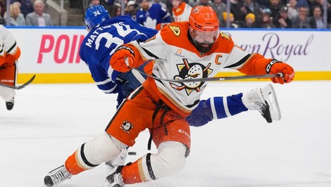 Čech GUDAS si po brutálnom faule zatvoril dvere v NHL