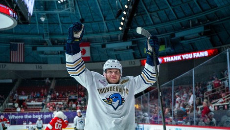 PEKARČÍK oslavuje postup do druhého kola play-off