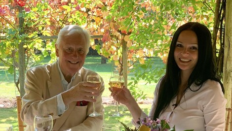 Anglický boháč (79) si hľadá ženu. Ročne jej zaplatí 50-tisíc eur, ale má to háčik