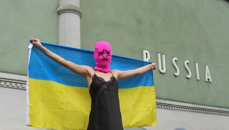 Protesty sprevádzali otvorenie benátskeho Bienále. Aktivistky kritizovali ruskú účasť