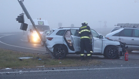 Zrážka autobusu s osobným autom si vyžiadala sedem zranených