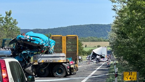 Vážna nehoda pri Senici: Cestu museli úplne uzavrieť, zasahuje aj vrtuľník