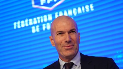 Francúzov povedie ZIDANE, nového trénera majú aj Taliani