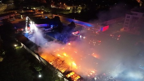 Masívny požiar predajne Lidl. Evakuovali 53 ľudí, škody sú v miliónoch eur