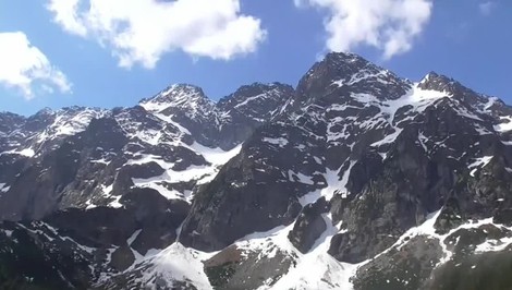 Tragédia vo Vysokých Tatrách. Turista zomrel počas výstupu na Rysy