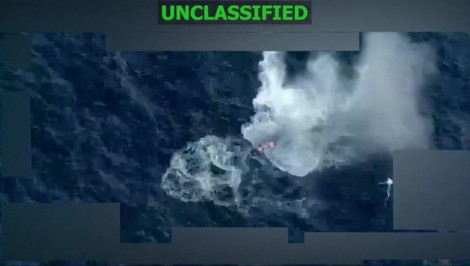 USA mohli spáchať vojnový zločin, keď použili v útokoch na loď maskované lietadlo