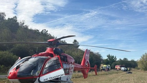 Vážna nehoda pri Kamenici nad Hronom: Zrazili sa dva motocykle s autom, zasahoval aj vrtuľník