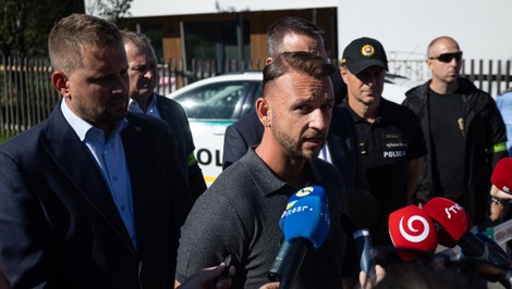 Šutaj Eštok o detailoch útoku na škole v Staškove: Riaditeľka zabránila väčšej tragédii