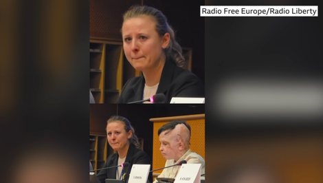 Roman opísal, ako pri ruskom útoku prišiel o mamu. Tlmočníčka nedokázala pokračovať