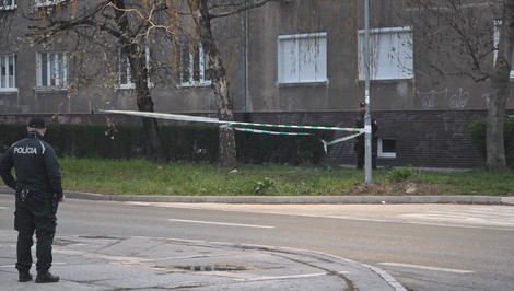 Hádka vyústila do útoku: Polícia zasahuje pri bodnutí chladnou zbraňou