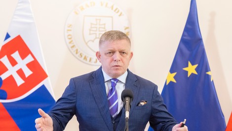 Fico ku konaniu Európskej komisie voči Slovensku: K žiadnej zmene ústavy nedôjde