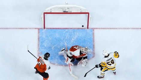 Pittsburgh zdemoloval Philadelphiu, Toronto hralo druhú noc po sebe