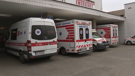 Muža, ktorý sexuálne napadol ženu v sanitke, sudca do väzby nevzal