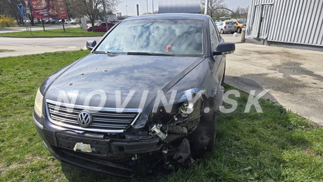 Opitý mladík narazil do supermarketu, auto si požičal bez dovolenia