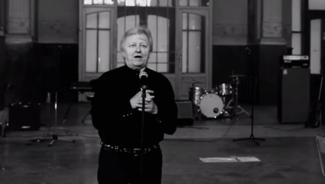 Česká legenda ruší koncerty, VIDEO vyvolalo veľké obavy o jeho zdravie! Dokáže sa ešte vrátiť?