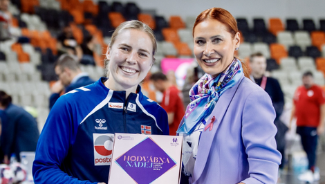 Hádzanárky a hokejisti vyzbierali pre onkologické pacientky vyše 35-tisíc eur