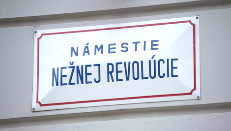 Výročie Nežnej revolúcie: Niektoré školy a firmy napriek zrušenému voľnu zatvoria