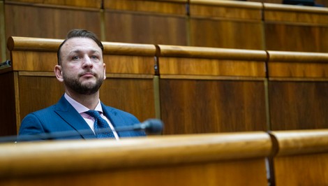 Prokurátor vrátil trestné oznámenie na Šutaja Eštoka. Vyšetrovateľ musí doplniť podklady