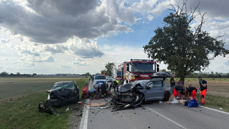 Vážna nehoda uzavrela cestu v okrese Senec. Po zrážke hlásia štyroch zranených