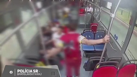 Agresívny pasažier napadol vodiča MHD, polícia ho obvinila z výtržníctva
