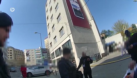 Útok v Bratislave: Bitka v predajni skončila zranením aj obvinením SBS-károv