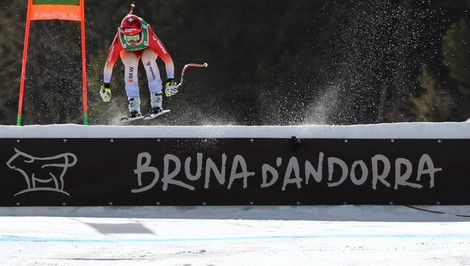 Prekvapujúcou víťazkou zjazdu sa stala Corinne SUTER