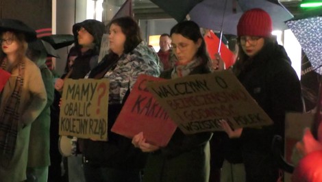 Ženy v Poľsku vyšli do ulíc. Od Tuska žiadajú splnenie sľubov o interrupciách