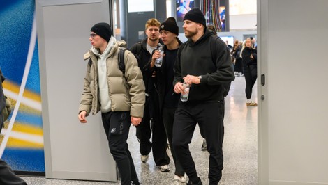 Družina z NHL priletela do Milána