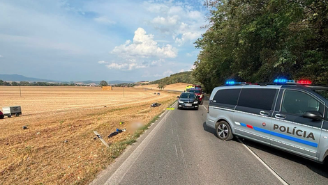 Vážna nehoda pri Partizánskom: Motocyklista skončil po zrážke  v nemocnici, zasahoval aj vrtuľník