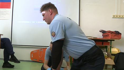 Oheň pod lupou: Aj hasiči musia ovládať prvú pomoc